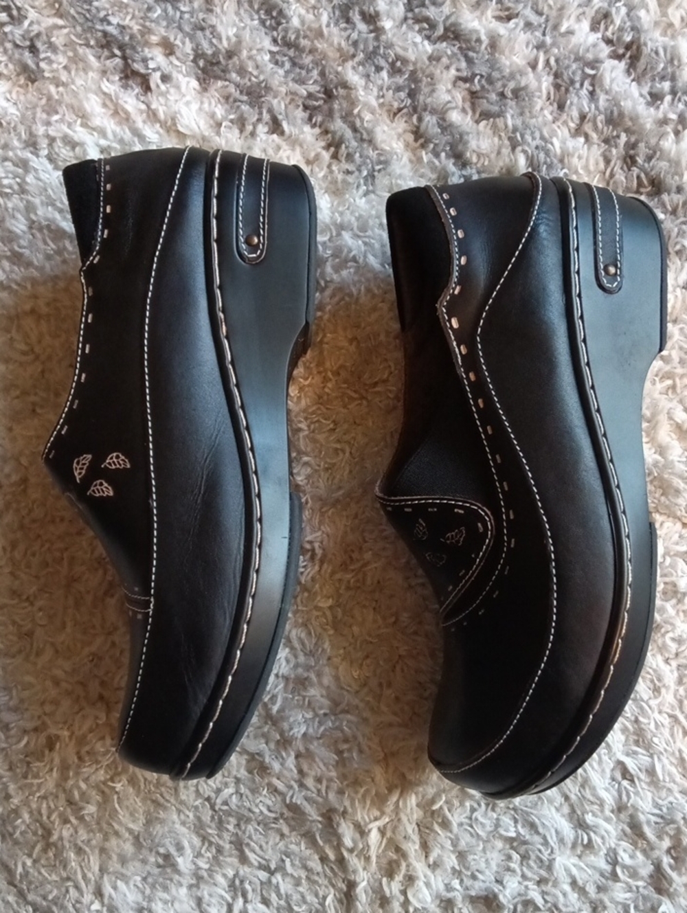 L'Artiste Spring Step Black Slip-On Floral Stitch Comfort Loafers - Picture 5 of 13